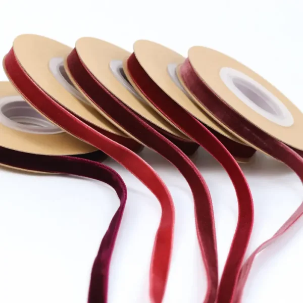 Christmas Velvet Ribbon 9mm Red Roll Box Decoration - Image 4