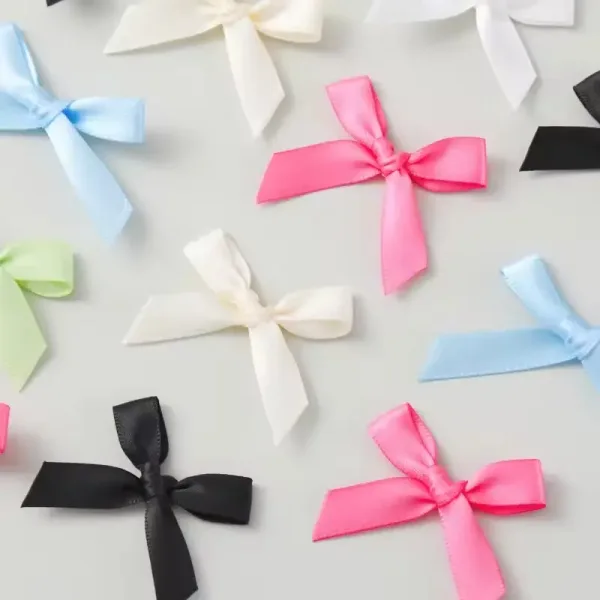 bow tying with ribbon