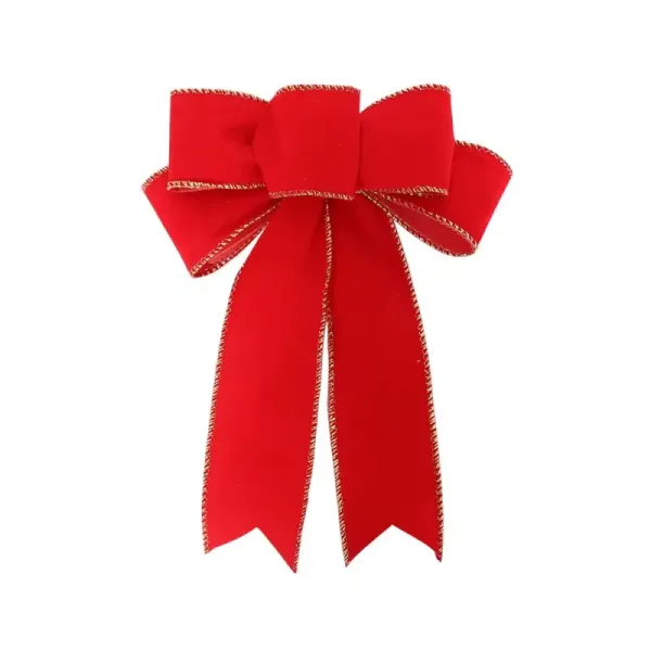 tying a bow with wired ribbon